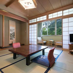 Japanese-Style Room Mountain River View
